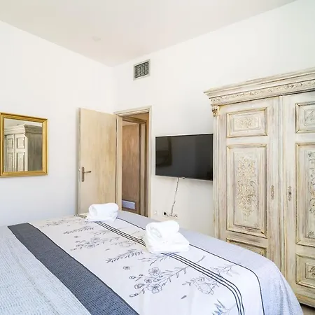 Apartment Luxury Petra With Terrace And View